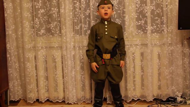 "Баллада о маленьком человеке" Роберт Рождественский смотреть онлайн