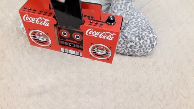 Акустическая колонка из картона для телефона от Coca Cola // OKey смотреть онлайн
