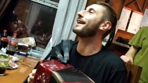 Поезд Москва-Воркута, вагон ресторан, гармонисты отжигают (А.Симонов, Саня Болт, Алексей Арбатский)