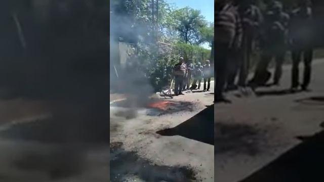 Ржака. Укладка асфальта в "Горящих точках ДОНБАССА" смотреть онлайн