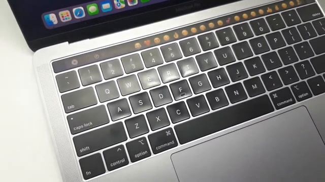#95 MACBOOK PRO A1989