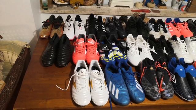 Quantos pares de chuteiras tenho na minha coleção!? смотреть онлайн