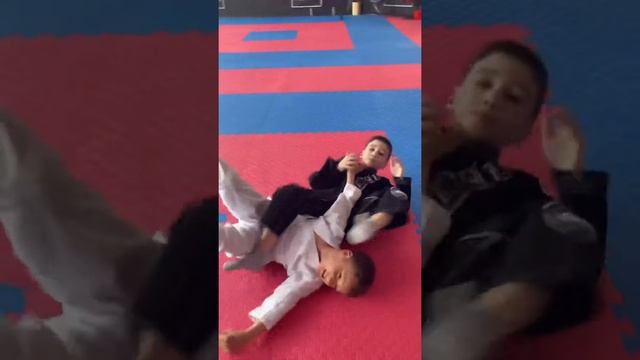Схватки. Bjj Бразильское Джиу Джитсу. Дети. Средняя группа от 7 до 10 лет. Нальчик Идарова 81
