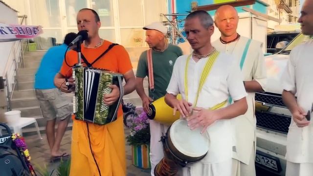 Hare Krishna Mantra - Agnidev Prabhu - Iskcon Kirtan смотреть онлайн