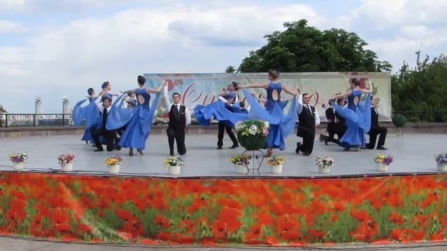 Гран - при городских соревнований "Киевский вальс - 2016"! Лицей налогового и рекламного дела № 21! смотреть онлайн