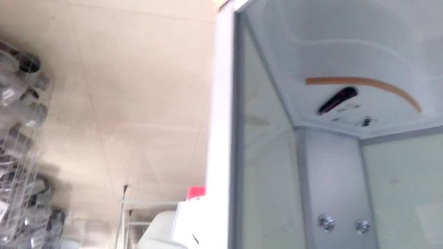 Взорвалось стекло душевой кабины смотреть онлайн