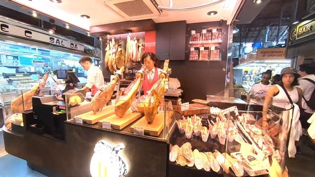 Most Visited and Largest Food Market in Barcelona - Mercat de la Boqueria смотреть онлайн