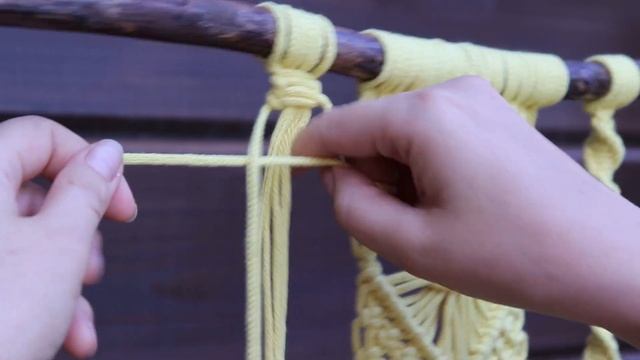 Макраме. Панно. Это легко! Узлы для начинающих. смотреть онлайн