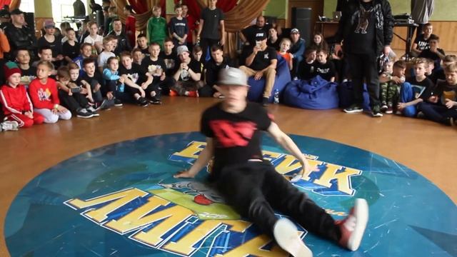 B-Boy Kolobok | Judge Showcase | Брейк Лига - 4 тур смотреть онлайн