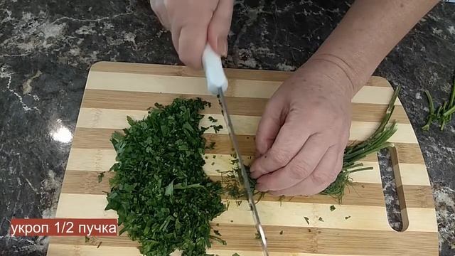 Готовлю теперь каждый день, сметанный соус с чесноком. смотреть онлайн