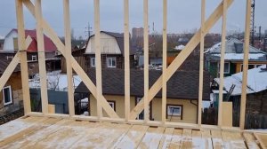 Поднимать стены каркасного дома в одиночку? Как я поднимаю стенки.