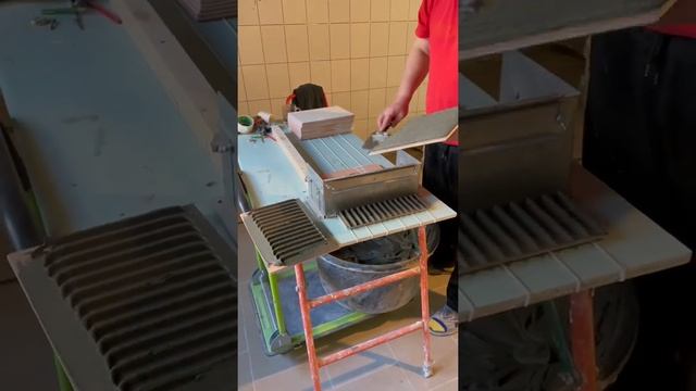 Гребенка для плиточного клея. Гребенка для укладки плитки #shorts смотреть онлайн