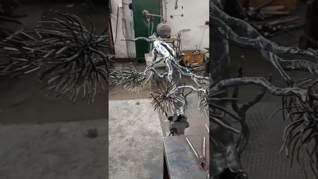 Кованое дерево для скульптуры совы. За образец взята скальная сосна выросшая под постоянными ветрам смотреть онлайн