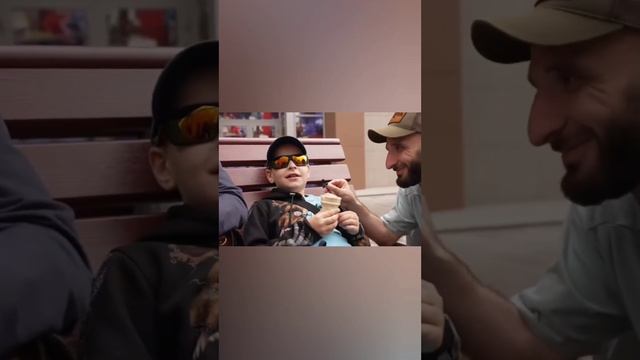 Костя передает привет | Омар в Большом городе #shorts смотреть онлайн