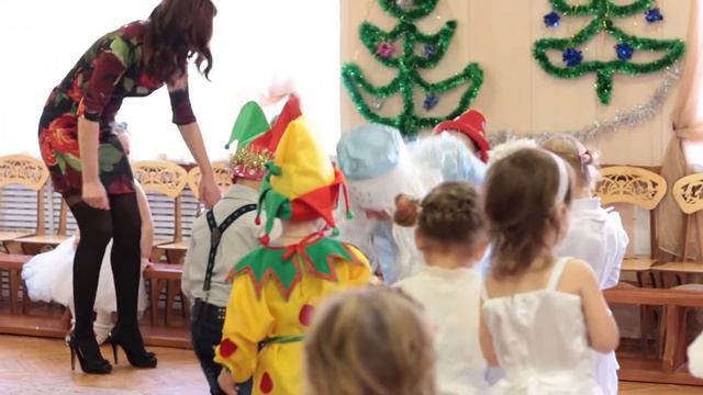 Новогодний утренник Лерочки смотреть онлайн