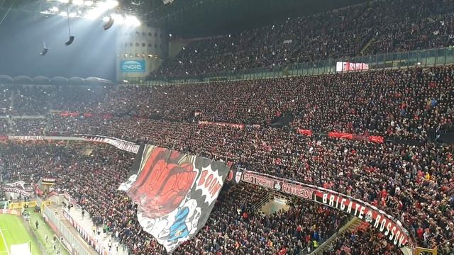 Che Confusione - Ac Milan Fans Making Amazing Atmosphere Before Derby vs Inter смотреть онлайн