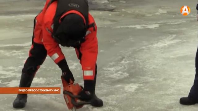 6-летнюю девочку, утонувшую в реке, нашли только на другой день 14.04.2015 смотреть онлайн