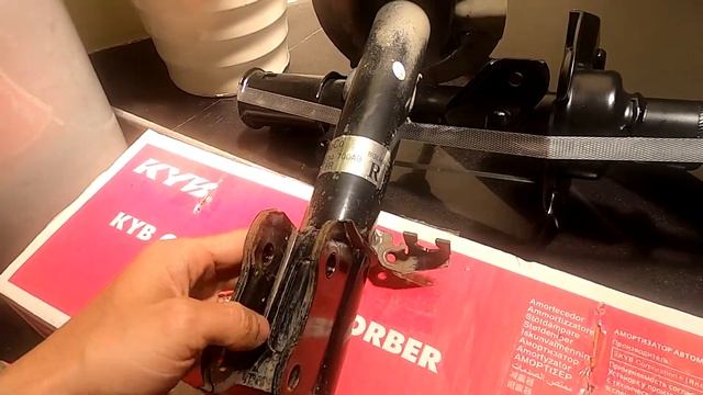 Chọn Giảm Xóc FOMOCO Hay KYB đây???