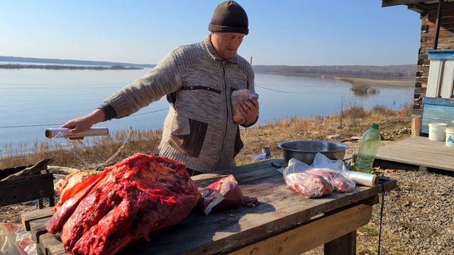 ЗАГОТОВИЛ МЯСА НА ГОД! РЕЖУ ГОВЯДИНУ! ЖИЗНЬ В ДЕРЕВНЕ У КУХНЯ АБОРИГЕНА! смотреть онлайн