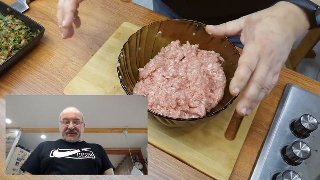 Котлеты первомайские. Фаршированные грибами и зеленью. смотреть онлайн