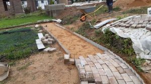 Садовые дорожки из брусчатки своими руками.