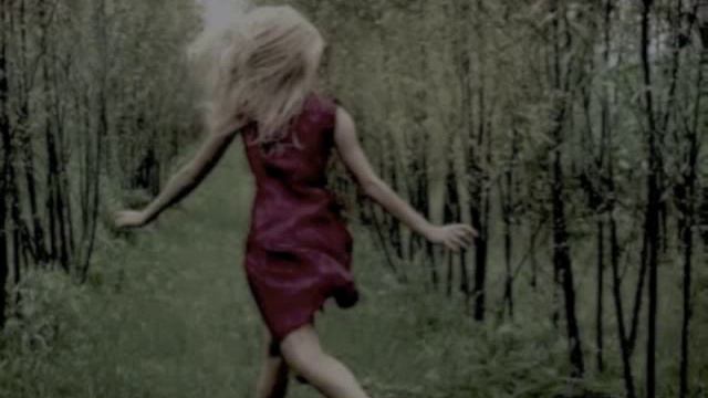 Larissa McKetton- Running Through The Forest смотреть онлайн