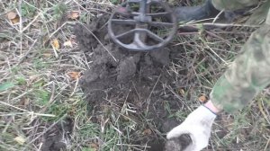 Вскрыли помойку в заброшенной деревне, выкопали дорогие находки! Поиск клада,  с металлоискателем!