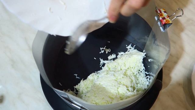 Салат Черепаха на новый год 2023 Салат с Курицей и черносливом КУРИНЫМ ФИЛЕ орехами и сыром вкусный смотреть онлайн