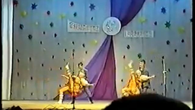Колымские звездочки - 15-летие - Эстонский танец Улыбка смотреть онлайн