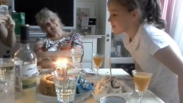 С днем рождения лиза смотреть онлайн