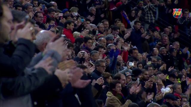 Болельщики Барселоны поздравляют Месси с 5-м золотым мячом смотреть онлайн