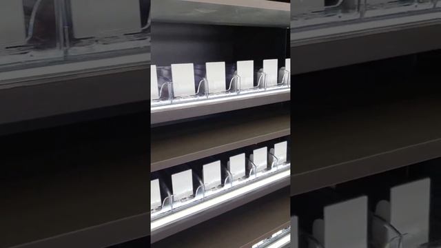 Шкаф для сигарет с накопителем на 98 видов табака с подсветкой 960 мм смотреть онлайн