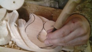 Резьба по дереву резной стол часть №2.