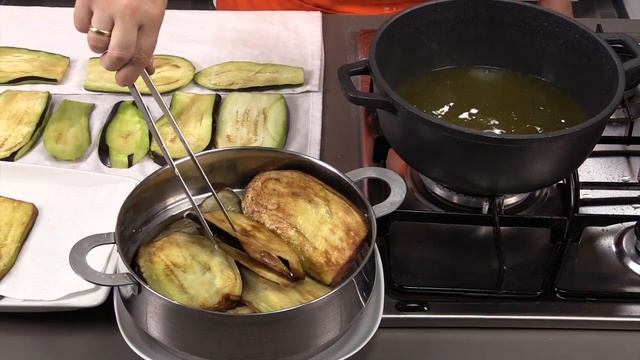 Parmigiana di melanzane: la vera ricetta napoletana - ricette estive (melanzane alla parmigiana) смотреть онлайн