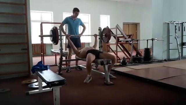 Турникмен vs жим лежа 130кг! смотреть онлайн
