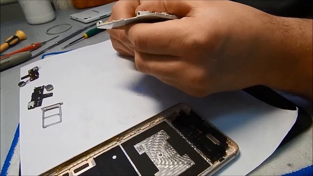 Lenovo S90 - Замена нижней платы разъема зарядки. смотреть онлайн
