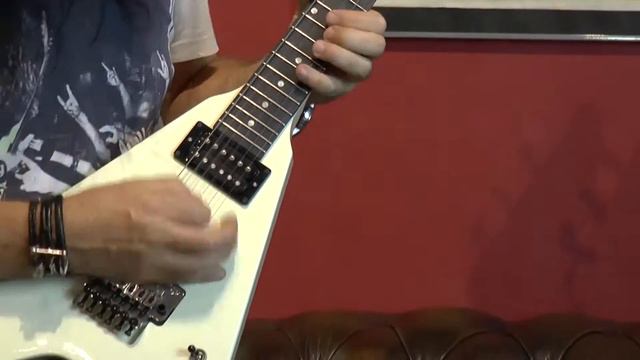 Gibson Flying V, 2011 смотреть онлайн