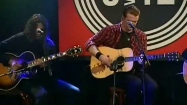 Queens of the Stone Age - Into the Hollow (Acoustic) смотреть онлайн