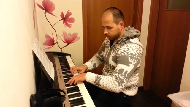 Тиха нощ, свята нощ - пиано версия / Tiha nosht, svqta nosht - piano version смотреть онлайн