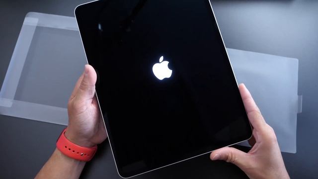 Apple’s First Computer in a Tablet | M1 iPad Pro 2021 - Performance TEST Unboxing & More смотреть онлайн