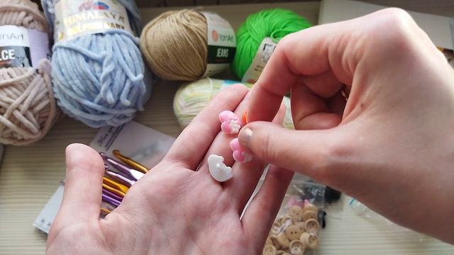 Что нужно для вязания игрушек! Основные материалы! смотреть онлайн