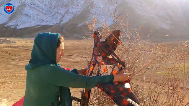 Life In The Cave: The Hard Life Without Facilities Of A Homeless Family In The Mountains