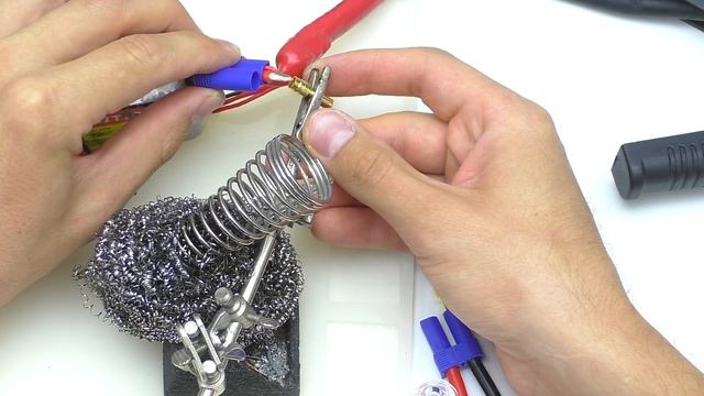 ?КАРМАННЫЙ ИСТОЧНИК ТОКА ДЛЯ ТОЧЕЧНОЙ СВАРКИ? РЕАЛЬНАЯ ЕМКОСТЬ И ТОК! Power bank jump starter DIY смотреть онлайн