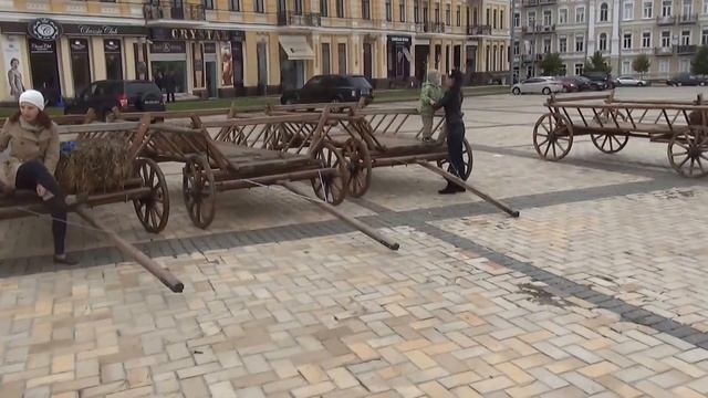 Чумацькі вози на Софійському майдані у Київі. смотреть онлайн