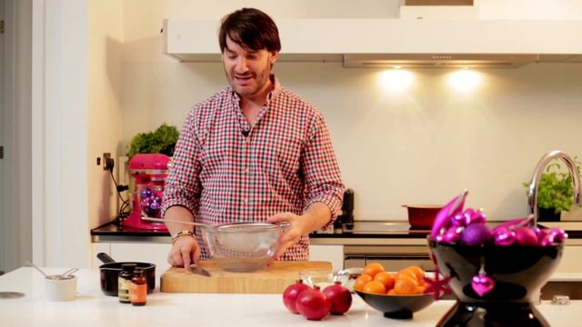 Eric Lanlard's Clementine and Pomegranate Cake смотреть онлайн