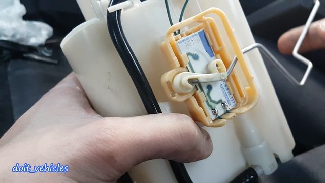Mercedes w203 Fuel Pump Replacement c class c160 c180 c200 c230 смотреть онлайн