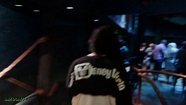 The Seas with Nemo & Friends - Standby Queue Walkthrough - Walt Disney World Epcot 2017 смотреть онлайн