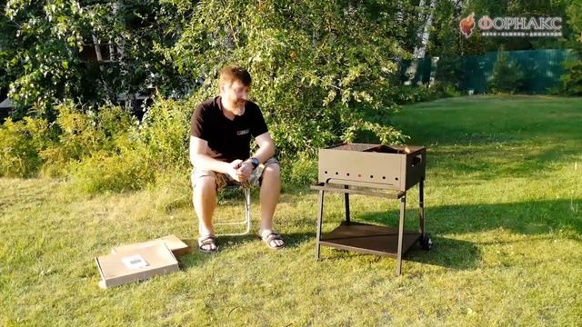 Мангал на колесах для туристов с чугунными решетками в комплекте. смотреть онлайн