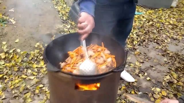 КАК ПРАВИЛЬНО ПРИГОТОВИТЬ НАСТОЯЩИЙ УЗБЕКСКИЙ ПЛОВ !!! Как Мужики Жрать Готовят. Ферганский плов смотреть онлайн