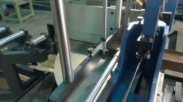 010 Задний Вертикальный Прижим смотреть онлайн